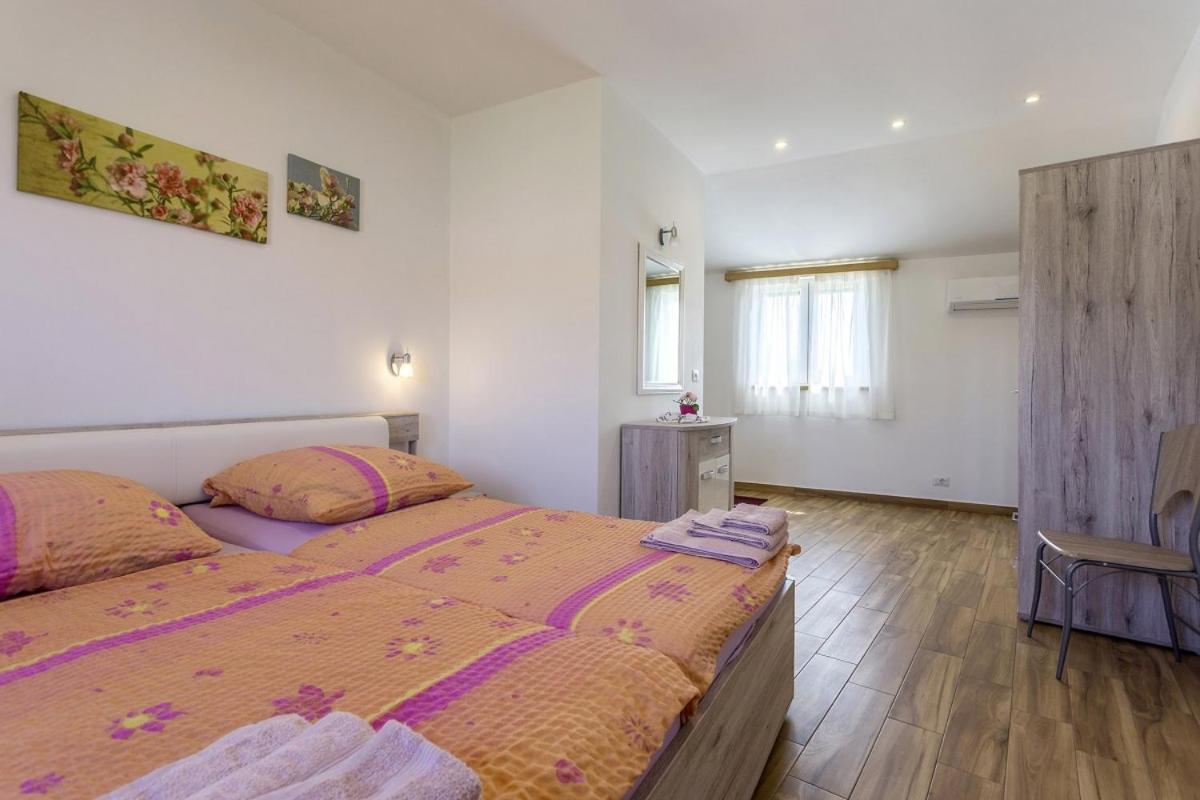 Villa Rina In Barat Kanfanar Dış mekan fotoğraf